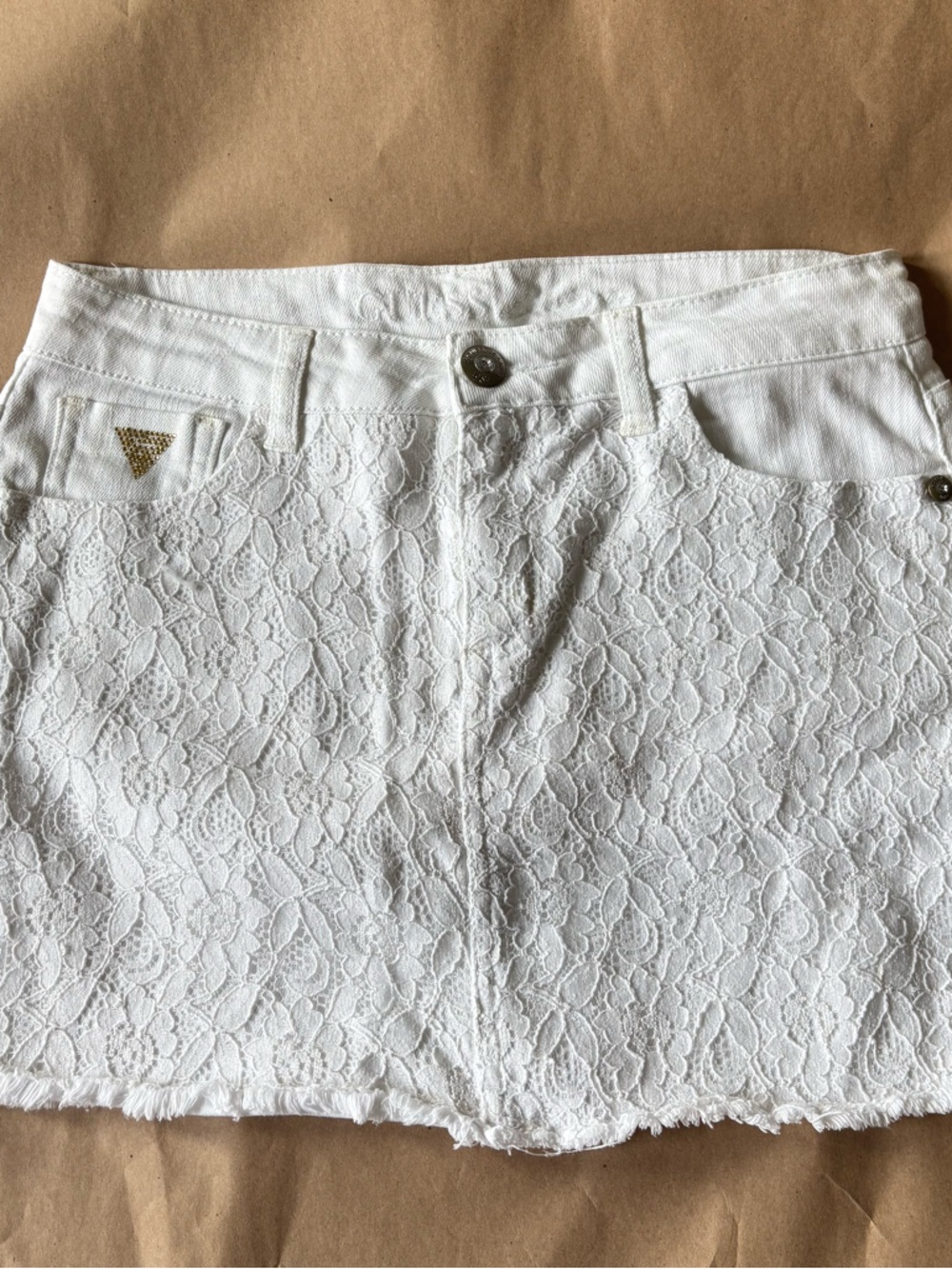 Vintage Y2K Guess mini
White Denim and Lace
30” waist